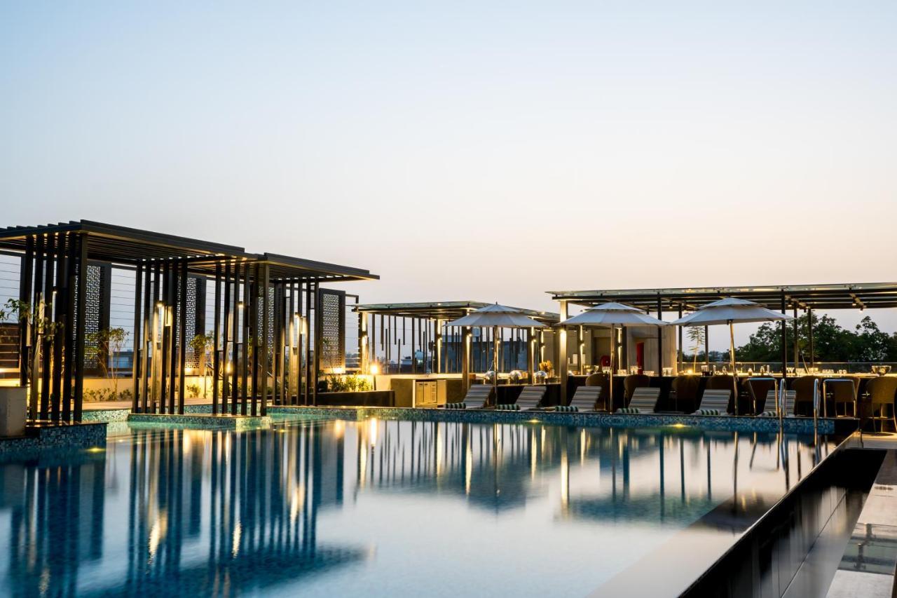 Holiday Inn Lucknow Airport By Ihg Bagian luar foto