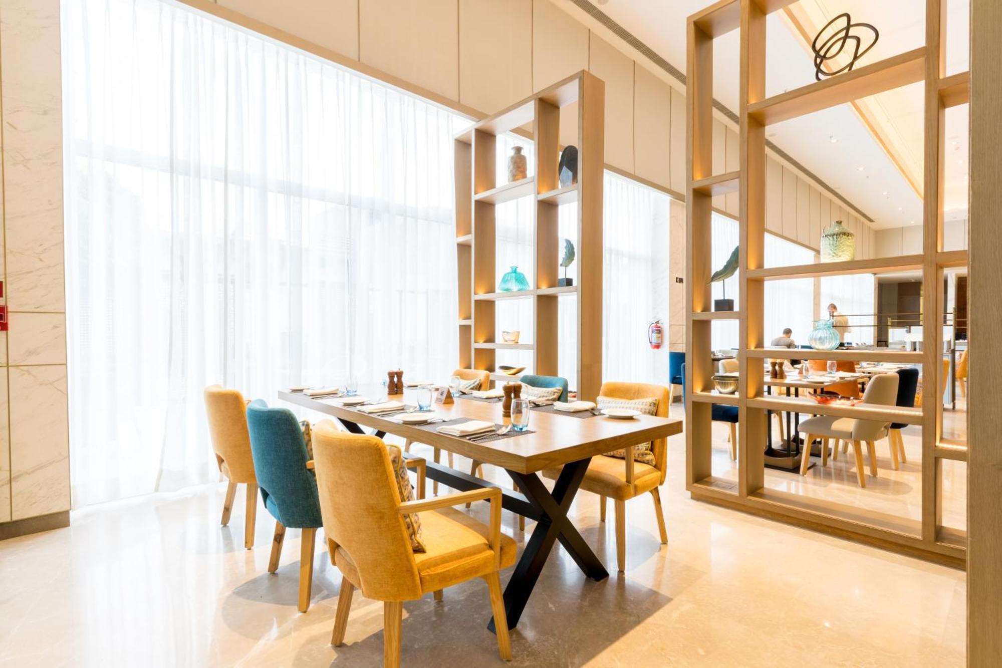 Holiday Inn Lucknow Airport By Ihg Bagian luar foto