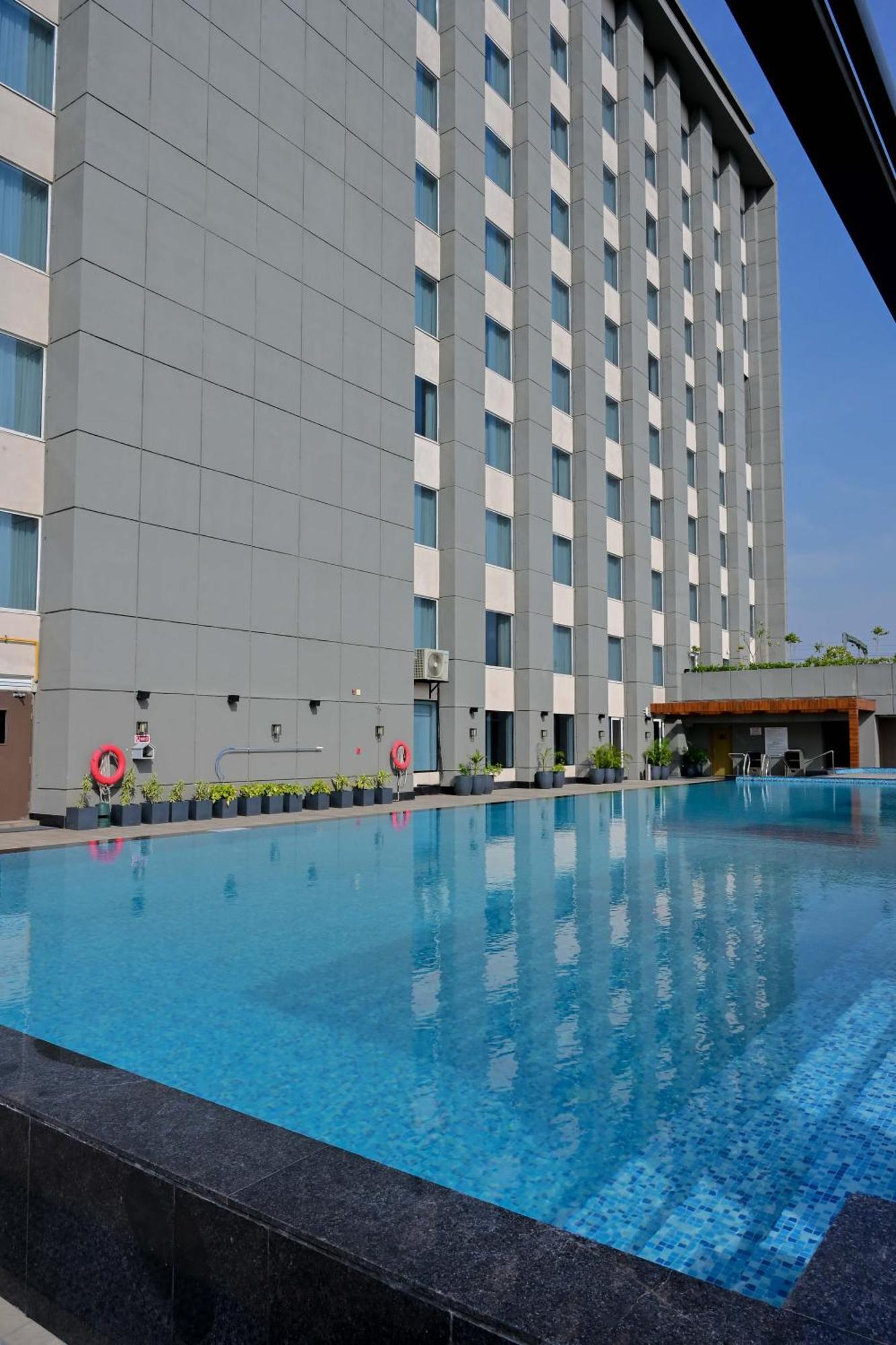 Holiday Inn Lucknow Airport By Ihg Bagian luar foto