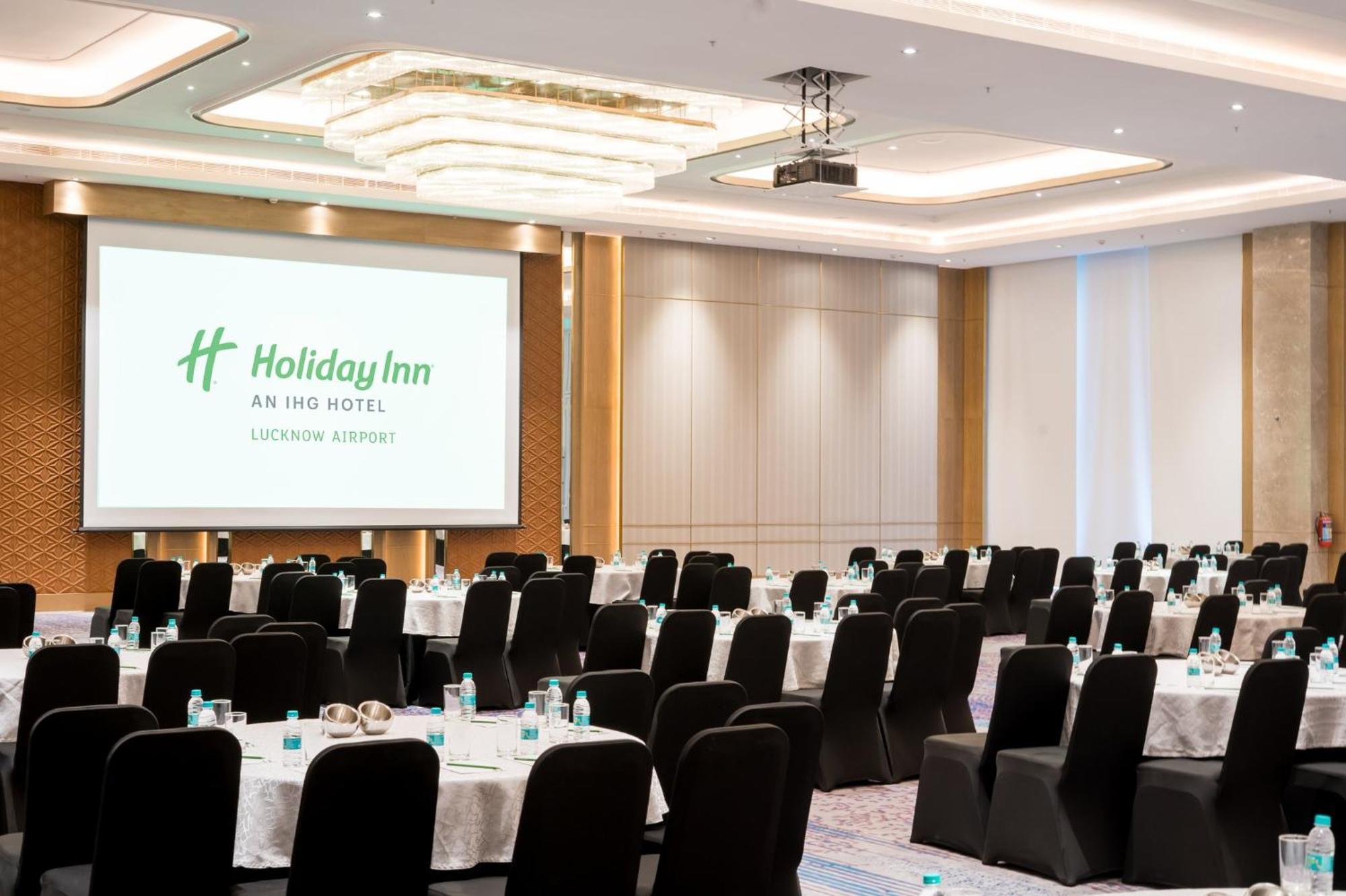 Holiday Inn Lucknow Airport By Ihg Bagian luar foto